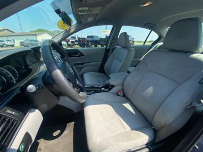 2017 Honda Accord LX   - Photo 28 - Schoolcraft, MI 49087