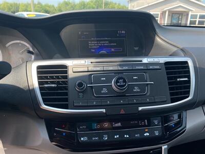 2017 Honda Accord LX   - Photo 33 - Schoolcraft, MI 49087