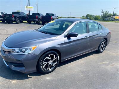 2017 Honda Accord LX   - Photo 5 - Schoolcraft, MI 49087