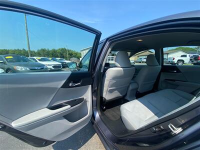 2017 Honda Accord LX   - Photo 20 - Schoolcraft, MI 49087