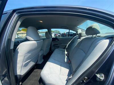 2017 Honda Accord LX   - Photo 21 - Schoolcraft, MI 49087
