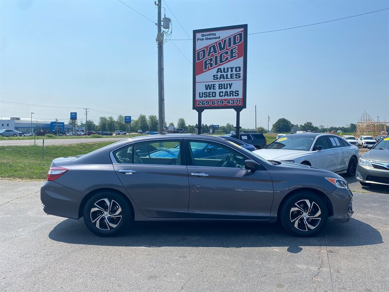 2017 Honda Accord LX - Photo 1 - Schoolcraft, MI 49087