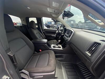 2022 Chevrolet Colorado LT   - Photo 12 - Schoolcraft, MI 49087