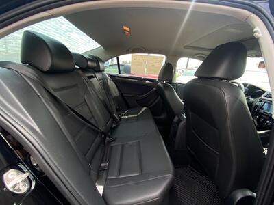 2016 Volkswagen Jetta 1.8T SEL   - Photo 18 - Schoolcraft, MI 49087
