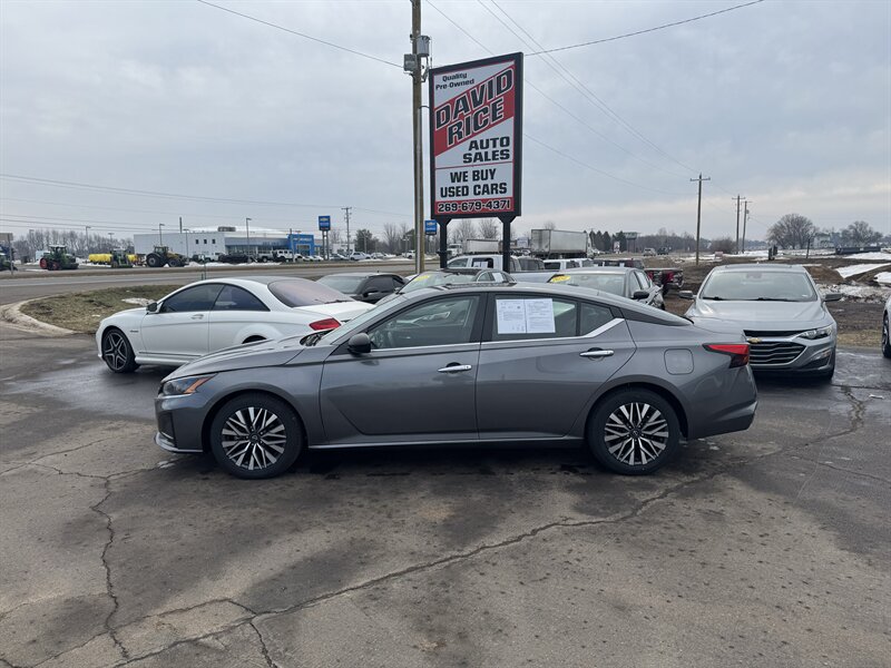 2024 Nissan Altima 2.5 SV   - Photo 1 - Schoolcraft, MI 49087