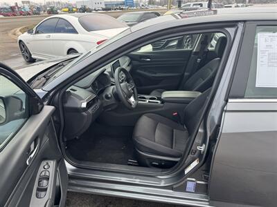 2024 Nissan Altima 2.5 SV   - Photo 7 - Schoolcraft, MI 49087