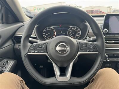 2024 Nissan Altima 2.5 SV   - Photo 11 - Schoolcraft, MI 49087