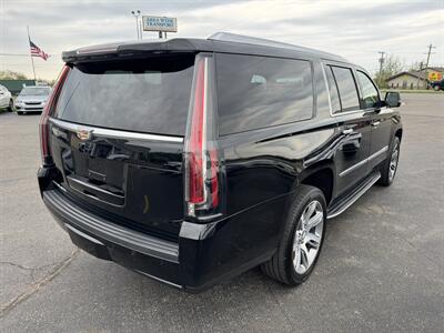 2019 Cadillac Escalade ESV Luxury - Photo 3 - Schoolcraft, MI 49087