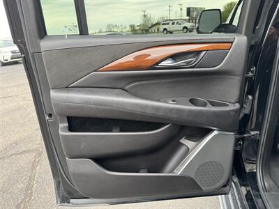 2019 Cadillac Escalade ESV Luxury - Photo 23 - Schoolcraft, MI 49087