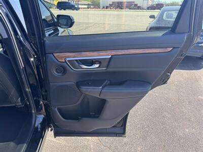 2017 Honda CR-V Touring   - Photo 22 - Schoolcraft, MI 49087