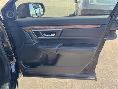 2017 Honda CR-V Touring   - Photo 24 - Schoolcraft, MI 49087