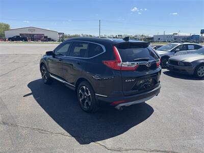 2017 Honda CR-V Touring   - Photo 2 - Schoolcraft, MI 49087