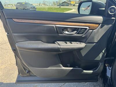 2017 Honda CR-V Touring   - Photo 6 - Schoolcraft, MI 49087