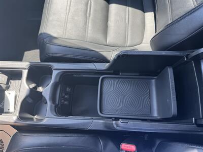 2017 Honda CR-V Touring   - Photo 16 - Schoolcraft, MI 49087