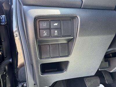 2017 Honda CR-V Touring   - Photo 8 - Schoolcraft, MI 49087