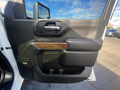 2020 Chevrolet Silverado 2500HD High Country   - Photo 12 - Schoolcraft, MI 49087