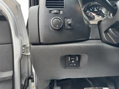 2014 Chevrolet Silverado 2500HD LT   - Photo 8 - Schoolcraft, MI 49087