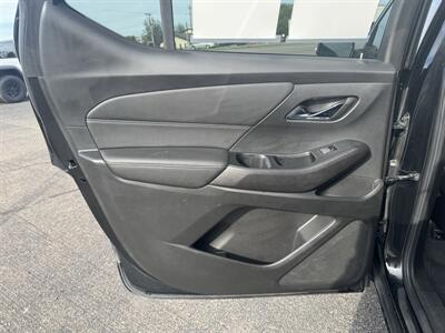 2023 Chevrolet Traverse LT Cloth   - Photo 21 - Schoolcraft, MI 49087