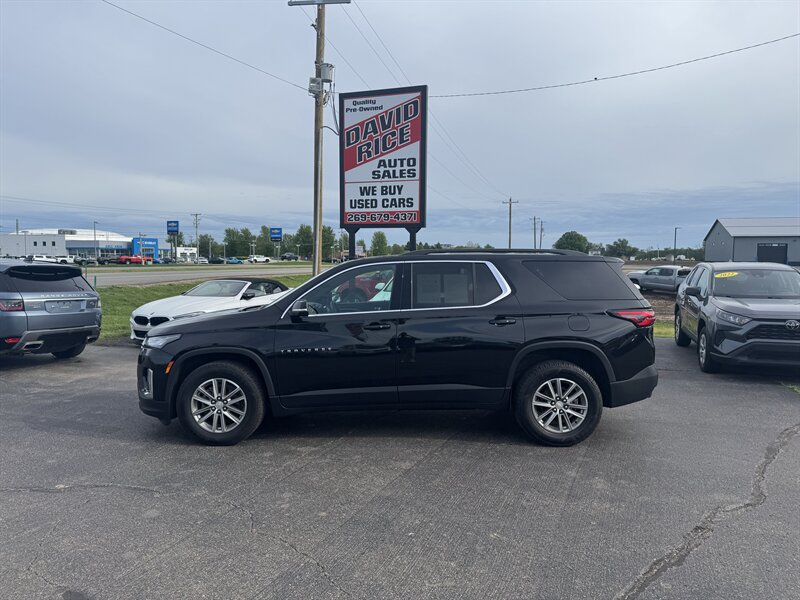 2023 Chevrolet Traverse LT Cloth   - Photo 1 - Schoolcraft, MI 49087
