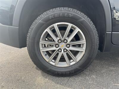2023 Chevrolet Traverse LT Cloth   - Photo 33 - Schoolcraft, MI 49087