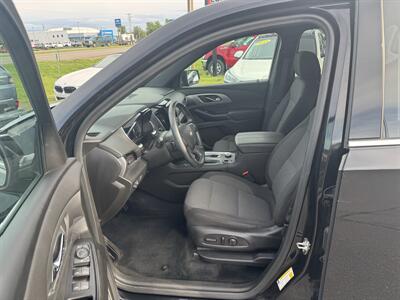 2023 Chevrolet Traverse LT Cloth   - Photo 7 - Schoolcraft, MI 49087