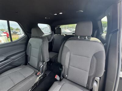 2023 Chevrolet Traverse LT Cloth   - Photo 24 - Schoolcraft, MI 49087