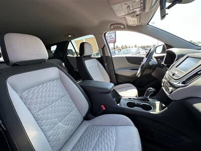 2018 Chevrolet Equinox LT   - Photo 10 - Schoolcraft, MI 49087