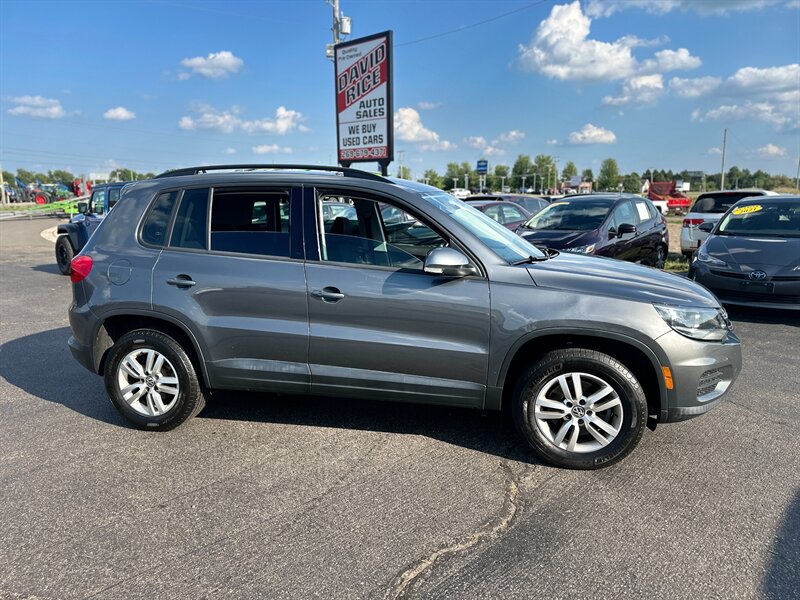 2016 Volkswagen Tiguan 2.0T S - Photo 1 - Schoolcraft, MI 49087