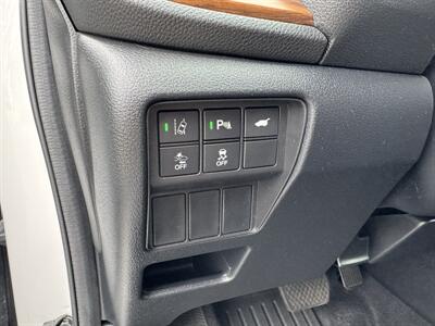 2022 Honda CR-V Hybrid Touring   - Photo 10 - Schoolcraft, MI 49087