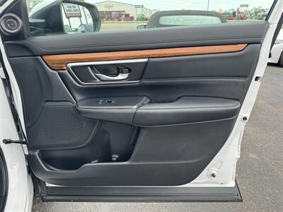 2022 Honda CR-V Hybrid Touring   - Photo 28 - Schoolcraft, MI 49087