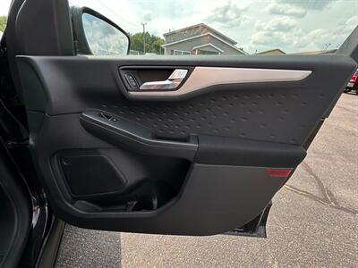2020 Ford Escape Hybrid SE Sport   - Photo 12 - Schoolcraft, MI 49087