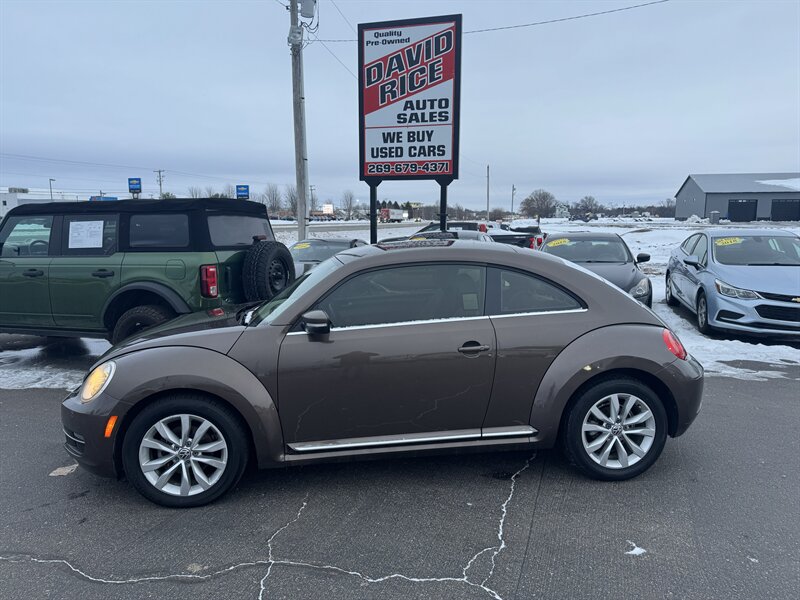 2014 Volkswagen Beetle TDI   - Photo 1 - Schoolcraft, MI 49087
