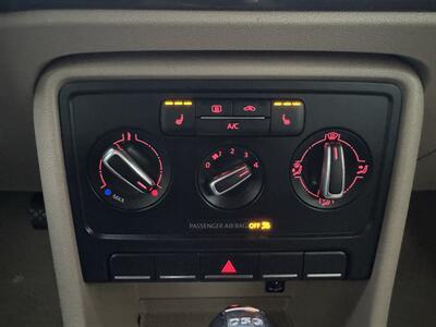 2014 Volkswagen Beetle TDI   - Photo 13 - Schoolcraft, MI 49087