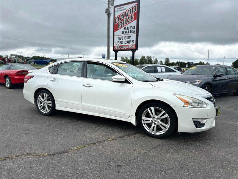 2015 Nissan Altima 3.5 SL - Photo 1 - Schoolcraft, MI 49087