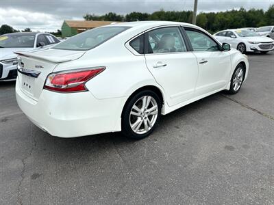 2015 Nissan Altima 3.5 SL   - Photo 9 - Schoolcraft, MI 49087