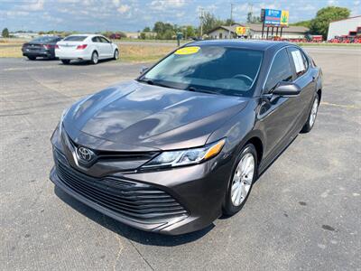 2019 Toyota Camry LE   - Photo 4 - Schoolcraft, MI 49087