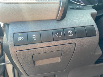 2019 Toyota Camry LE   - Photo 32 - Schoolcraft, MI 49087