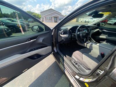 2019 Toyota Camry LE   - Photo 23 - Schoolcraft, MI 49087
