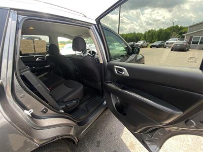 2019 Nissan Pathfinder S   - Photo 15 - Schoolcraft, MI 49087