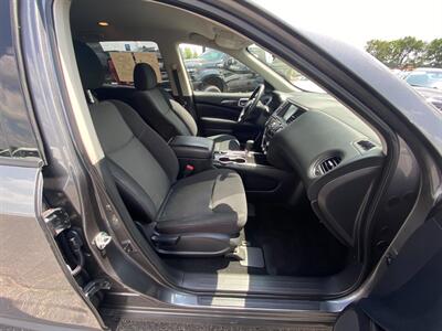 2019 Nissan Pathfinder S   - Photo 12 - Schoolcraft, MI 49087