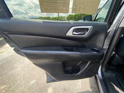 2019 Nissan Pathfinder S   - Photo 24 - Schoolcraft, MI 49087