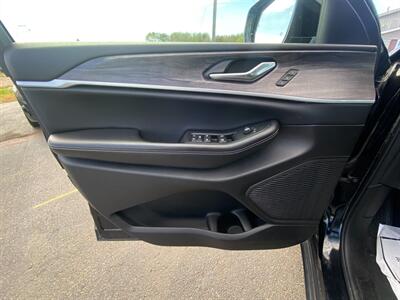 2024 Jeep Grand Cherokee Limited   - Photo 27 - Schoolcraft, MI 49087