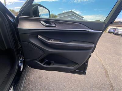 2024 Jeep Grand Cherokee Limited   - Photo 11 - Schoolcraft, MI 49087