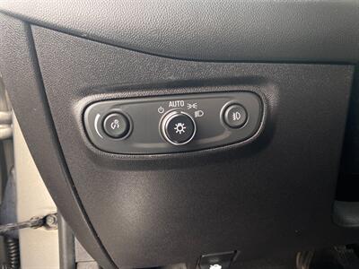 2018 Chevrolet Equinox Premier   - Photo 38 - Schoolcraft, MI 49087