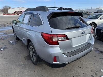 2017 Subaru Outback 2.5i Limited   - Photo 2 - Schoolcraft, MI 49087