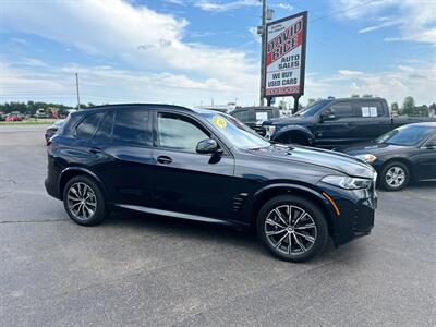 2025 BMW X5 M60i   - Photo 1 - Schoolcraft, MI 49087