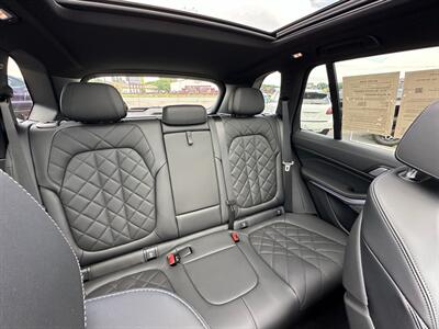 2025 BMW X5 M60i   - Photo 20 - Schoolcraft, MI 49087