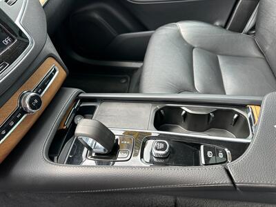 2022 Volvo XC90 Recharge T8 Inscription Expression   - Photo 42 - Schoolcraft, MI 49087