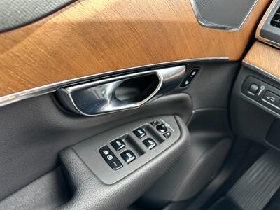 2022 Volvo XC90 Recharge T8 Inscription Expression   - Photo 23 - Schoolcraft, MI 49087