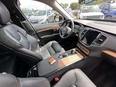 2022 Volvo XC90 Recharge T8 Inscription Expression   - Photo 17 - Schoolcraft, MI 49087